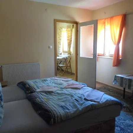 Homestay Kaloczy Haz *